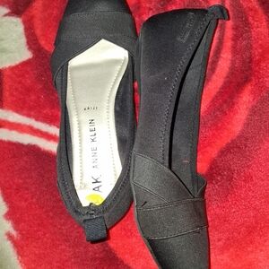 Anne Klein Women's Black Flats